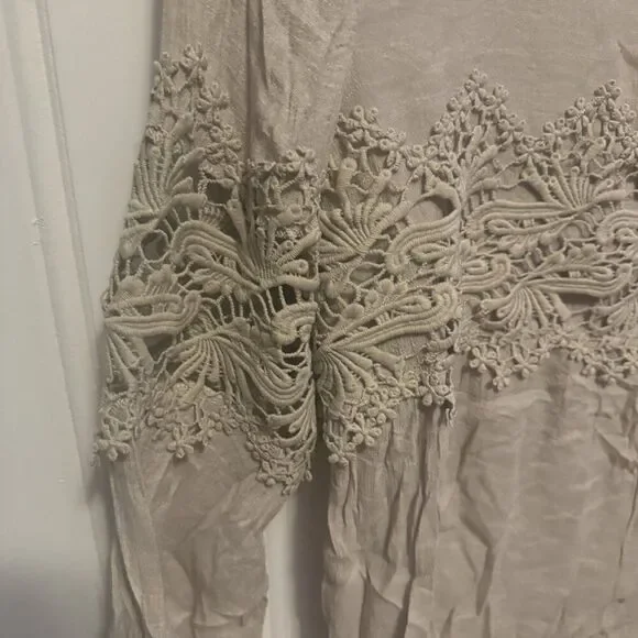 SPENSE Tan Blouse with Lace Design Size Large - Picture 2 of 5